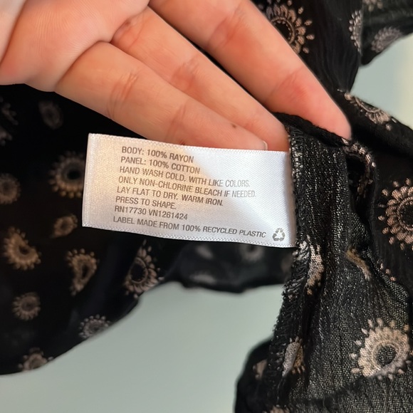 Mossimo Black and Tan Floral Tunic w/ Lace Panels - Picture 7 of 7